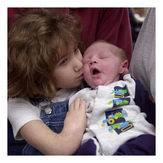 உயிர்காப்பு உடன்பிறப்பு (savior sibling அல்லது saviour sibling)